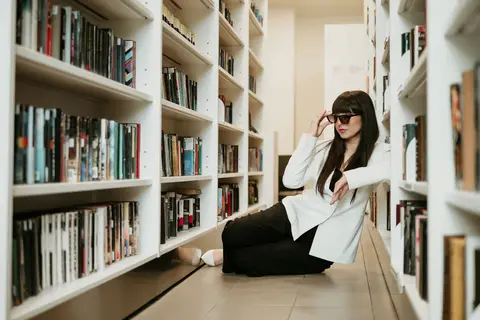 Fotografė - Inga Buividienė --- Makiažas - Giedrė Rimkienė Auskarai - Išrinkta Tau Vieta - Šiaulių apskrities Povilo Višinskio viešoji biblioteka