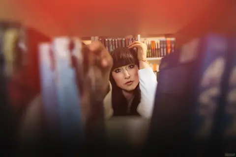 Fotografas - Rinat Tarzumanov --- Makiažas - Giedrė Rimkienė Auskarai - Išrinkta Tau Vieta - Šiaulių apskrities Povilo Višinskio viešoji biblioteka