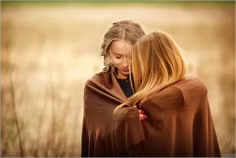 Foto: Fotografas Rinat Tarzumanov Modeliai: Monika Kiuraitė ir Goda Kančelskytė
