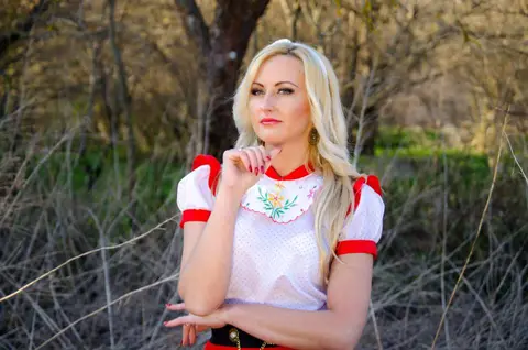 FOTO: Maksim Ivanov MODELIS: Lina Nu